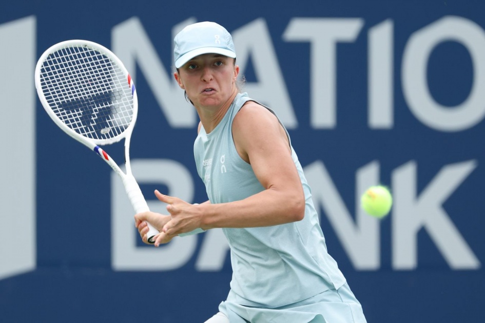 Świątek-Schveitnerna : la Polonaise s’impose dans le premier set de la finale à Toronto contre Рыбакина