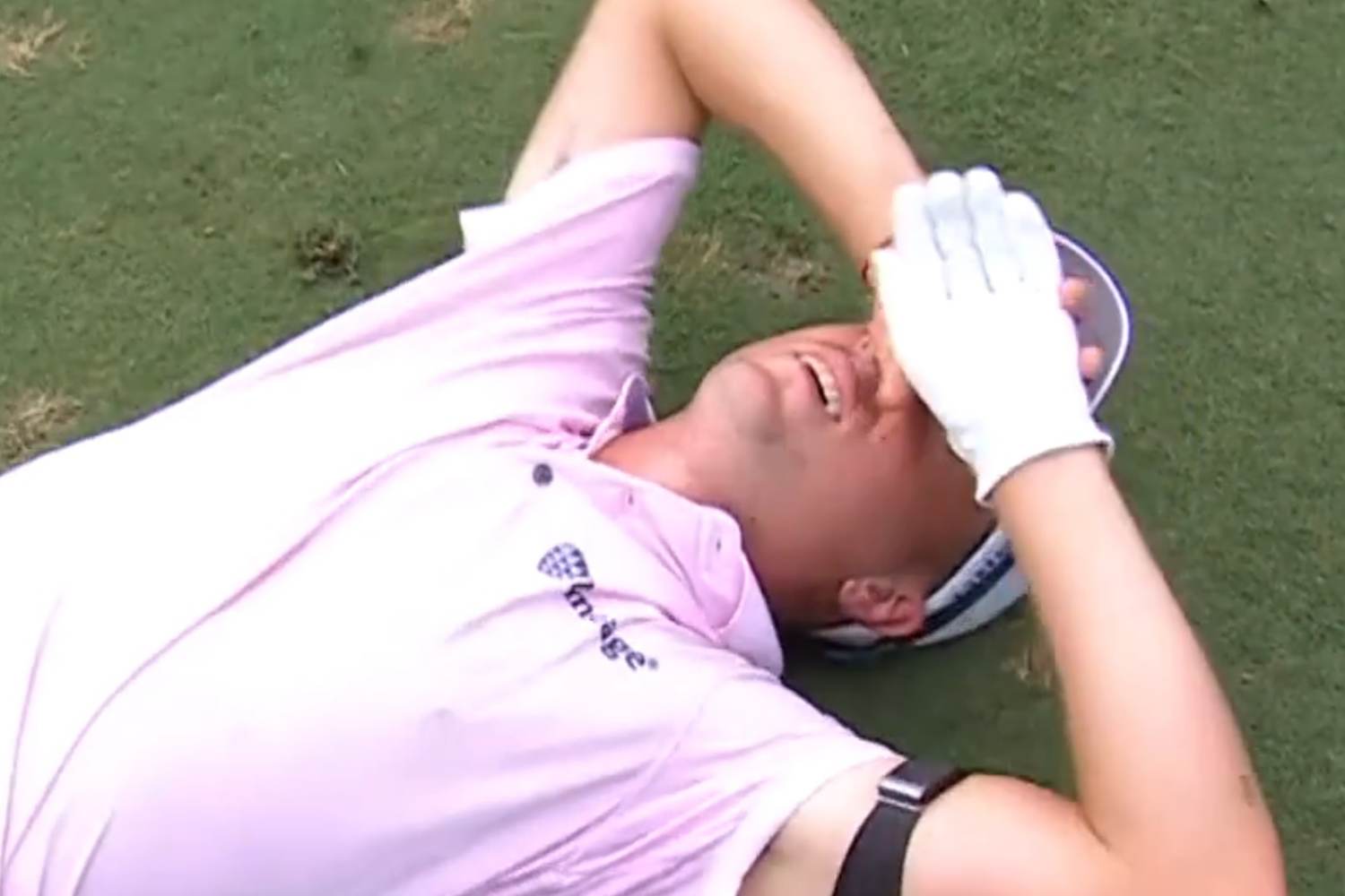 Justin Thomas sur le parcours lors du Wyndham Championship, une finale serrée pour les Playoffs FedEx Cup