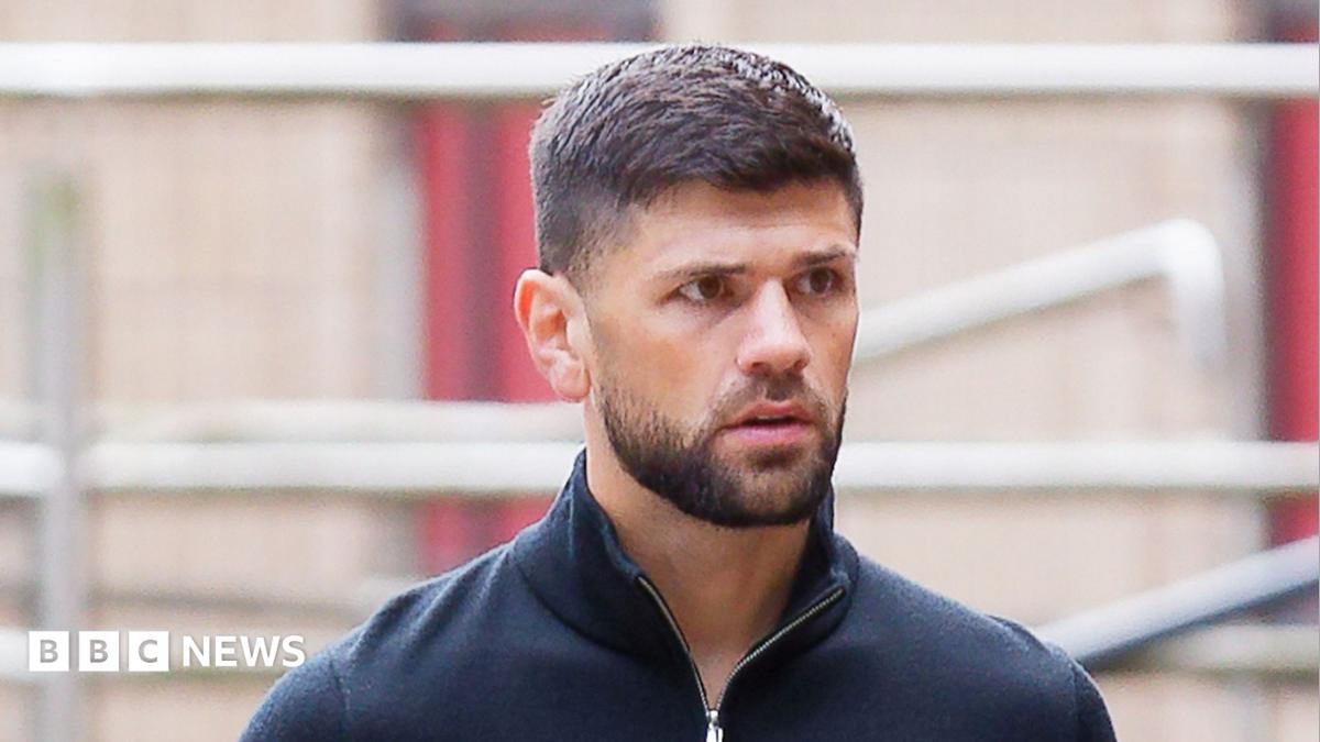 Un homme avoue avoir frappé l'ancien champion du monde de boxe Joe Cordina.