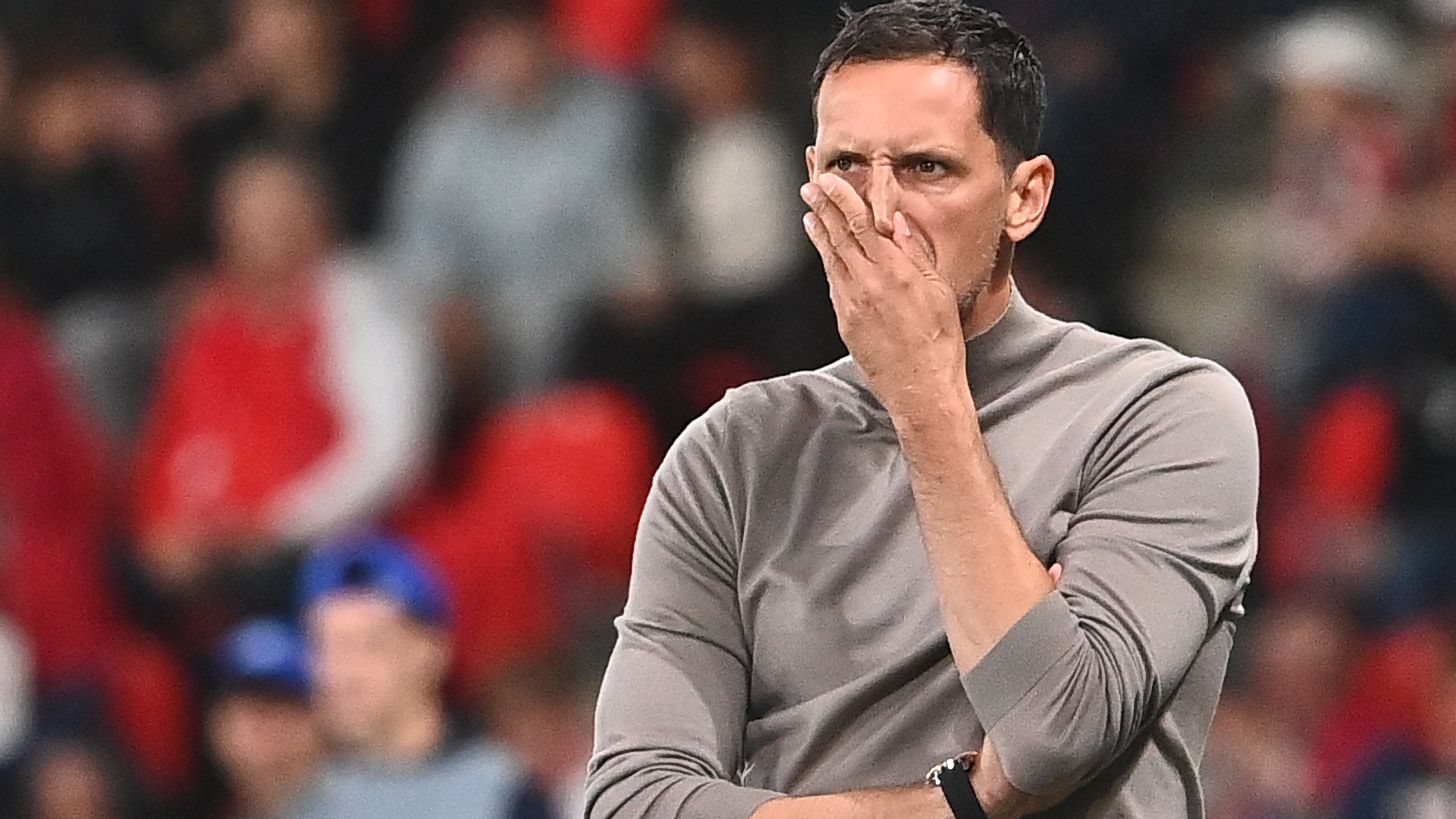 Confusion géante au RC Lens : Dino Toppmöller déjà remercié après seulement six matchs !