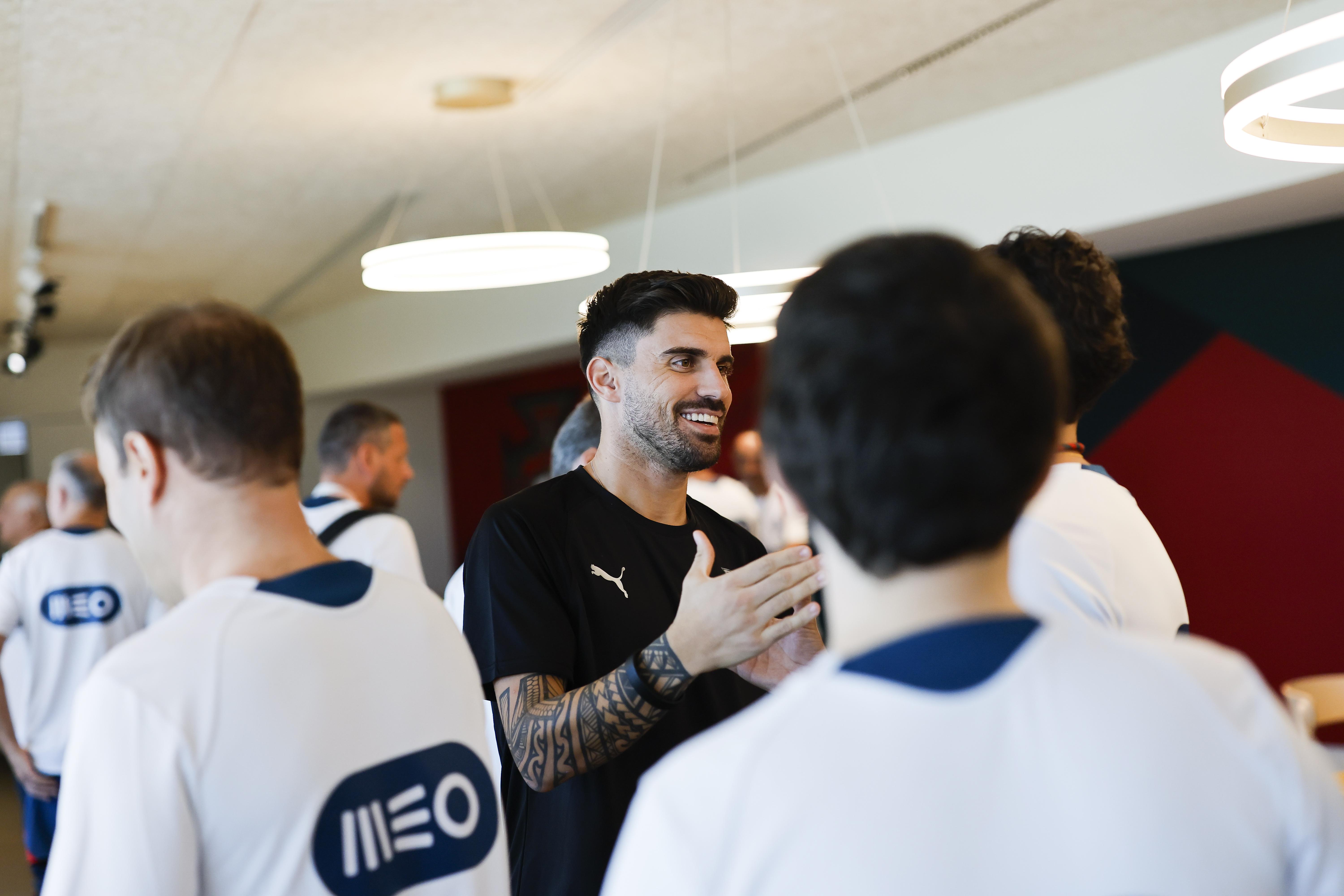 Bernardo Silva, milieu du Real Madrid; Bruno Fernandes, milieu du Manchester United