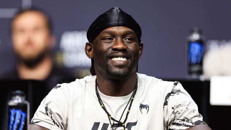 Jared Cannonier et Ikram Aliskerov lors d’un combat UFC Qatar