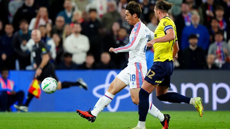 Daichi Kamada célèbre son lob victorieux à Selhurst Park