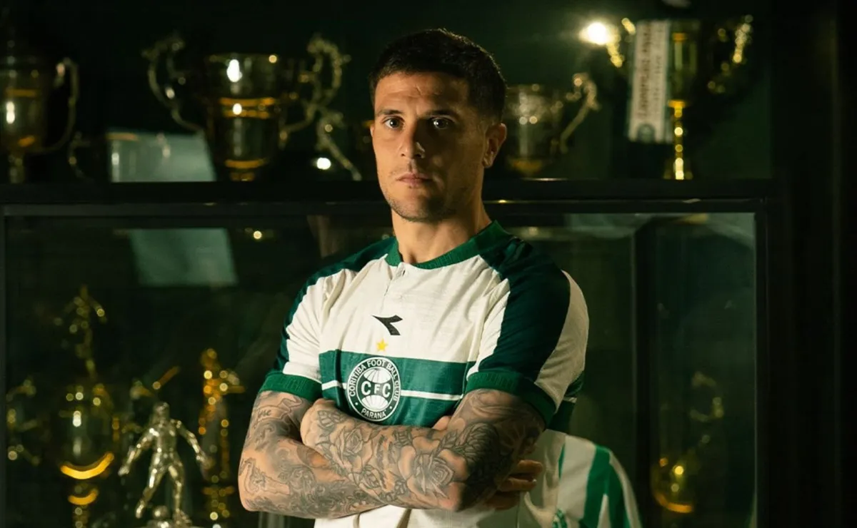 Fabricio Bustos présenté à Curitiba avec un salaire très bas