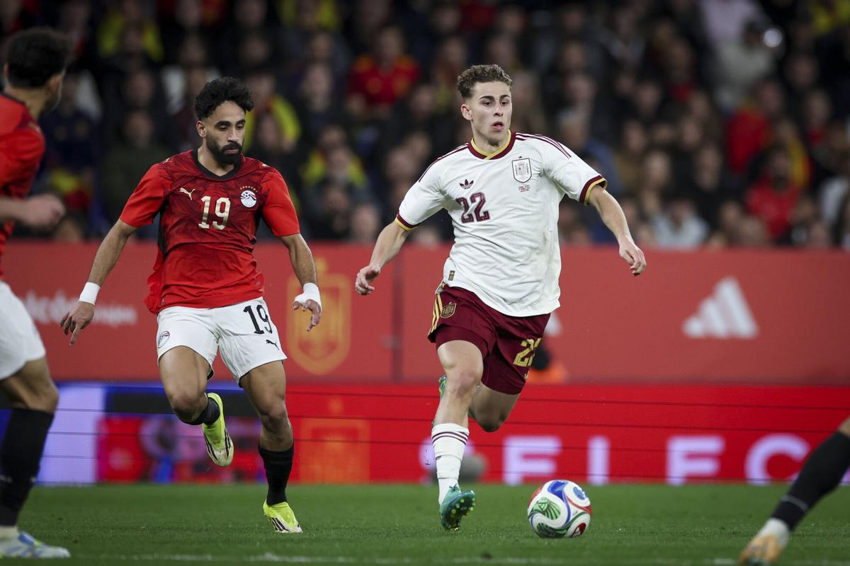 Fermín López revient en Roja avec le maillot numéro 9