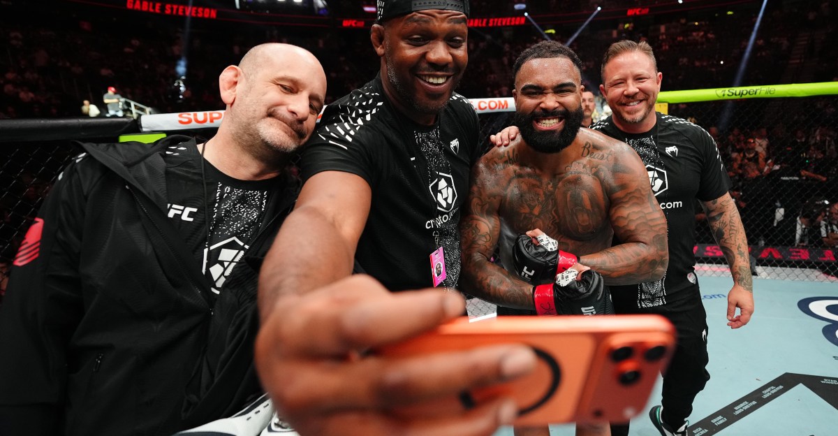 Gable Steveson évoque le retour potentiel de Jon Jones dans l'UFC après l'abandon du titre des lourds par Tom Aspinall