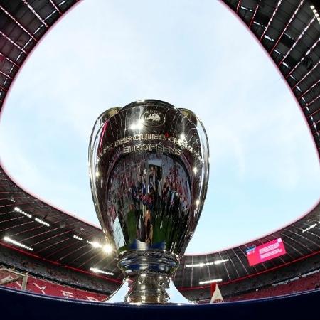 Trophée de la Ligue des champions à l’Allianz Arena lors du match Bayern de Munich contre le Real Madrid