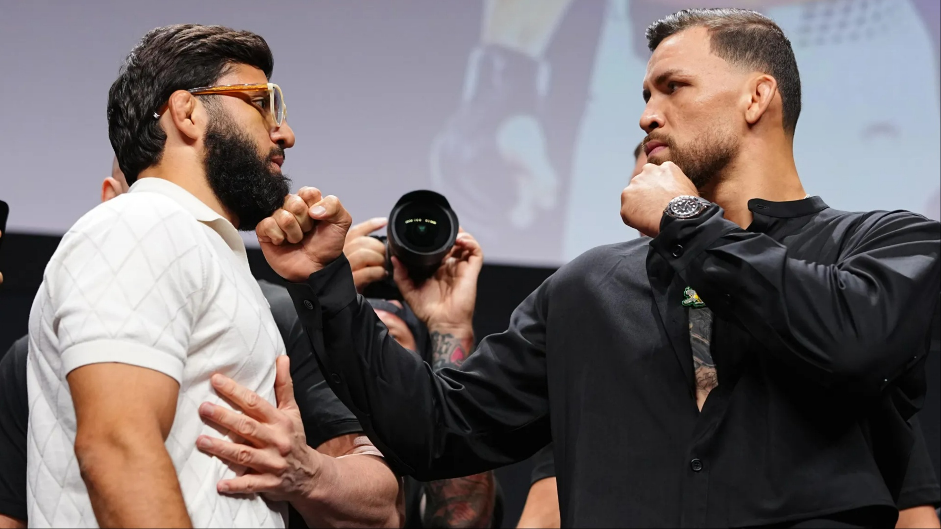 Le rival le plus coriace de Mauricio Ruffy prévoit une victoire contre Arman Tsarukyan à l'UFC 331