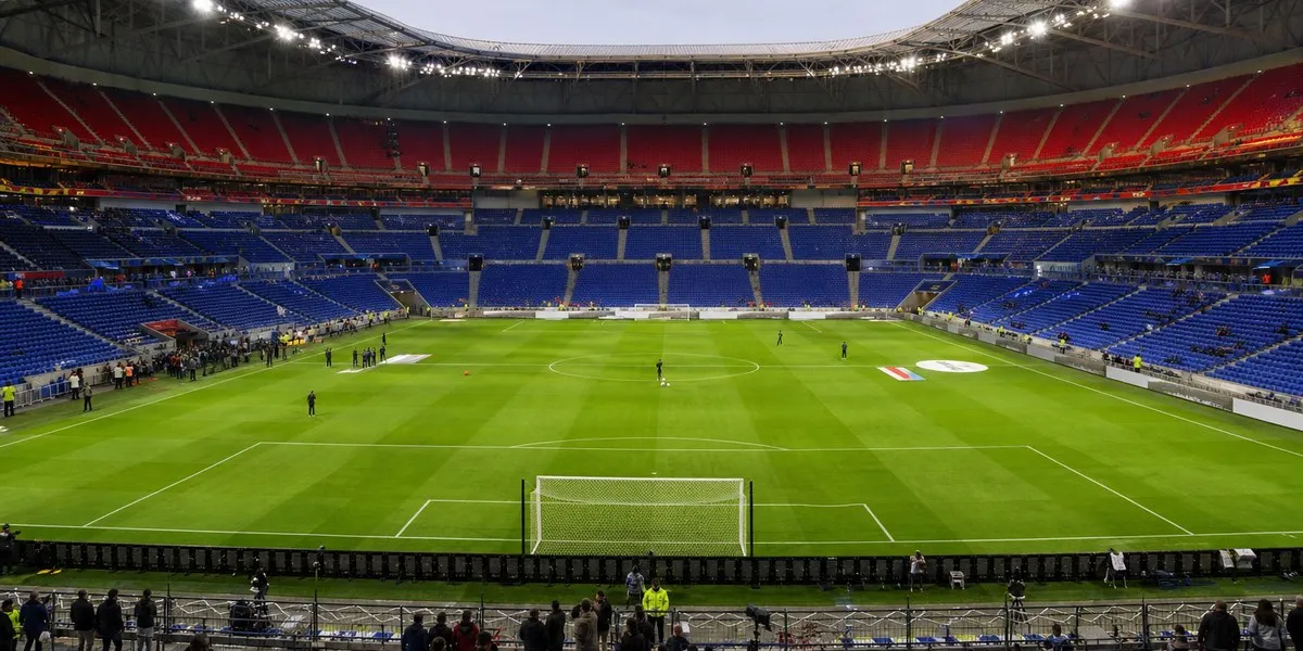 Ligue 1 : Un match interrompu à cause d'une banderole provocante !