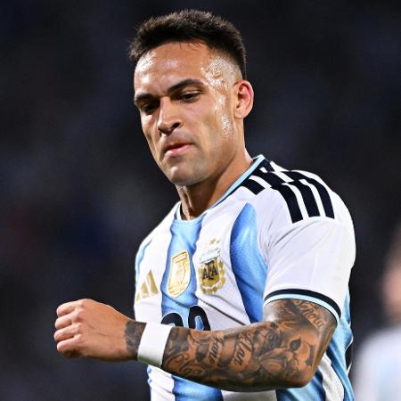 Lautaro Martínez, joueur de l'Argentine, célèbre un but lors d'un match amical contre la Bolivie