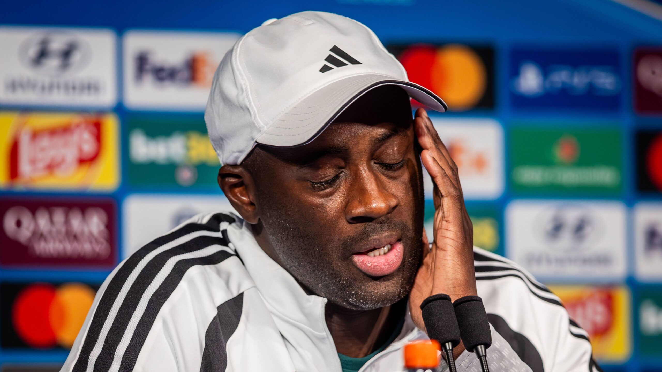 S'unir pour triompher : Yaya Touré exhorte le Slovan Bratislava à puiser dans son courage et sa passion avant le grand défi contre le PSG