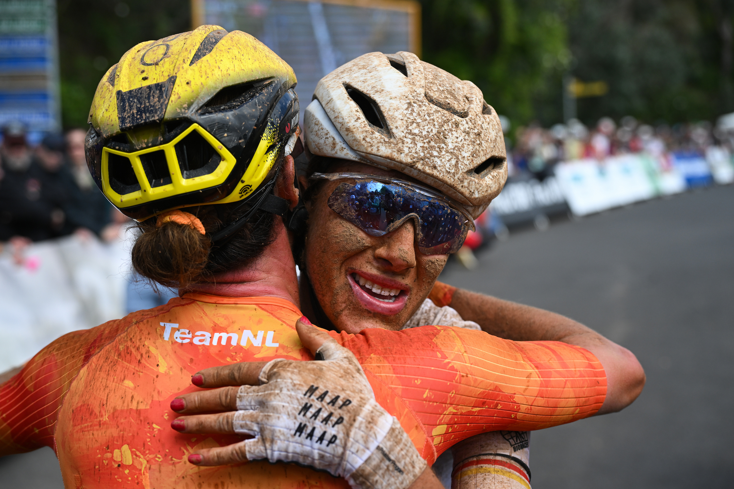 Marianne Vos et Rosa Klöser au cours de la course.