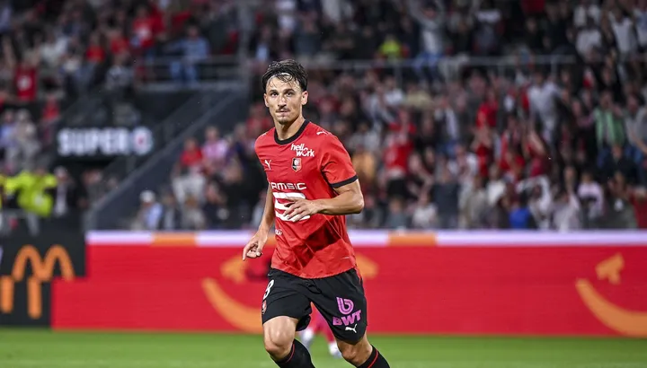 Aperçu captivant : Rennes défie Auxerre - pronostics, nouvelles équipes, compositions !