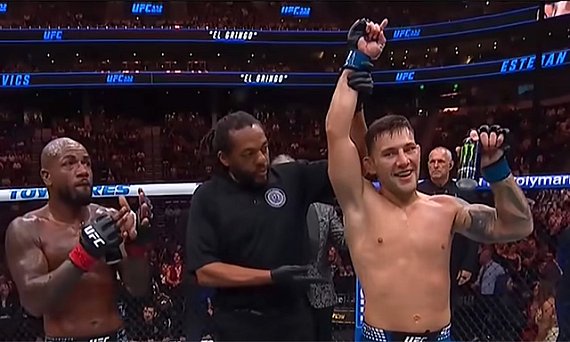 Esteban Ribovics affirme que l'équipe de King Green a tenté de l'intimider avant l'UFC 332