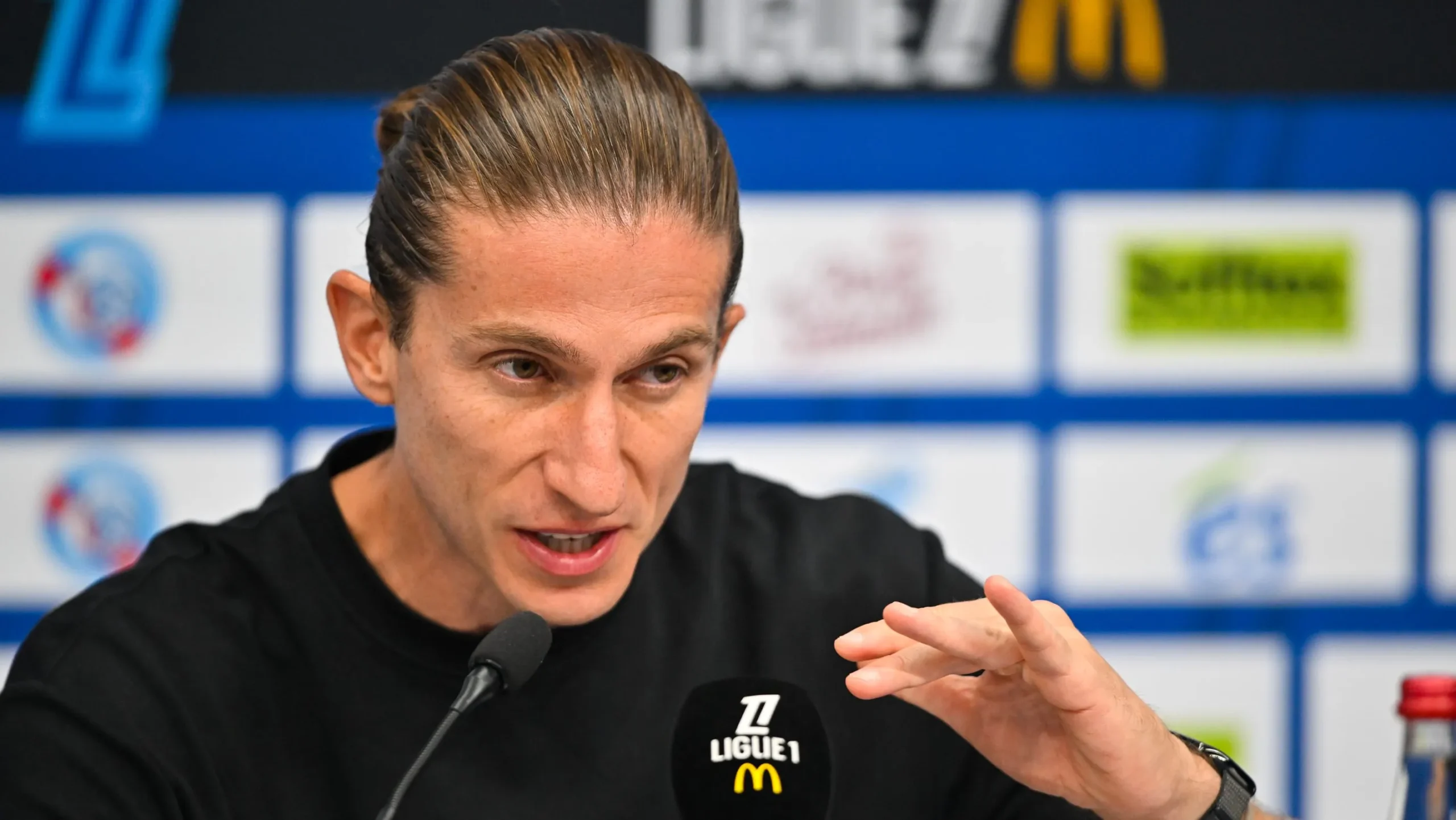 Futebol é rapide : Filipe Luís évoque Ronaldinho pour tirer la sonnette d'alarme à Monaco !