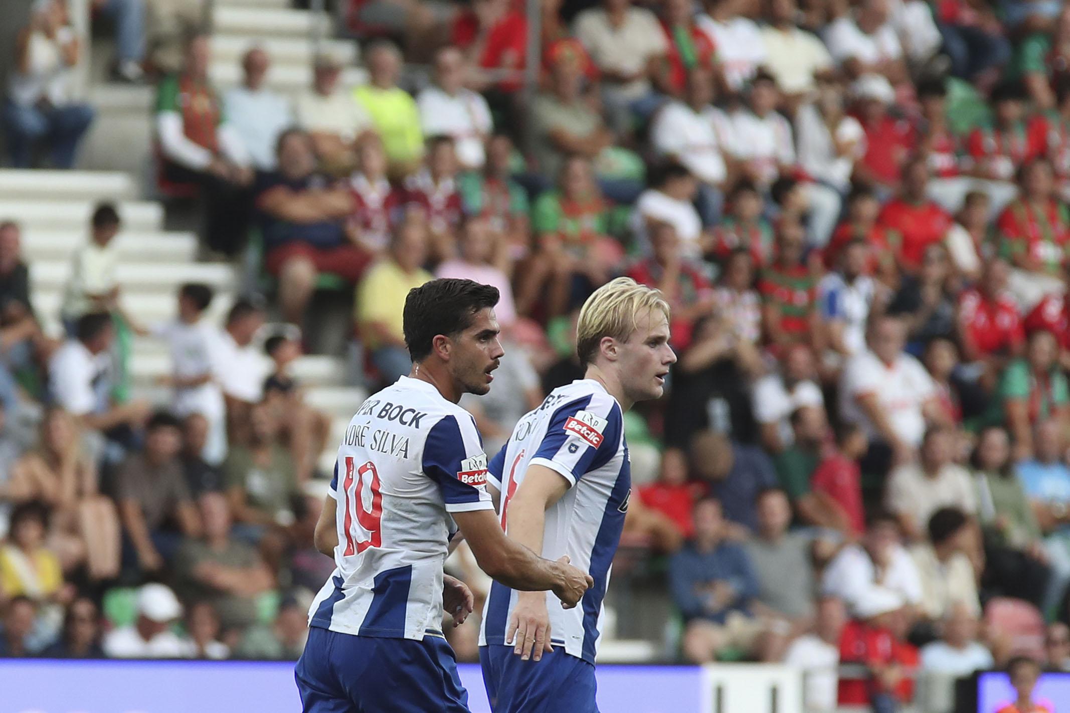 André Silva et Froholdt - Photo: HOMEM DE GOUVEIA/LUSA