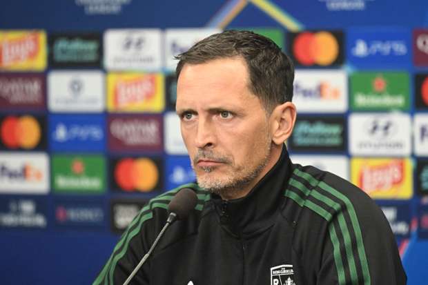 FBL-EUR-C1-LENS-PRESSER