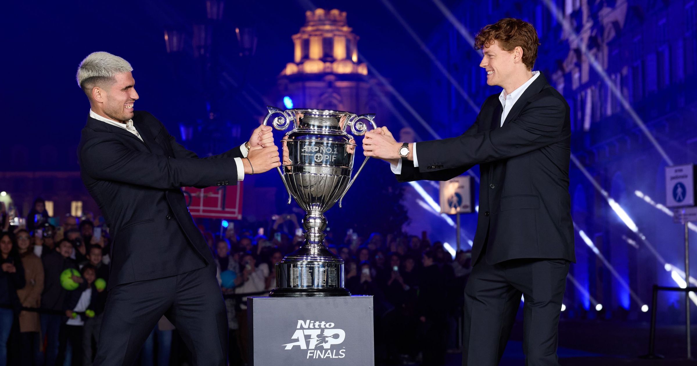 Jannik Sinner et Carlos Alcaraz aspirent à terminer 2025 en tête du classement mondial : les clés des ATP Finals révélées !