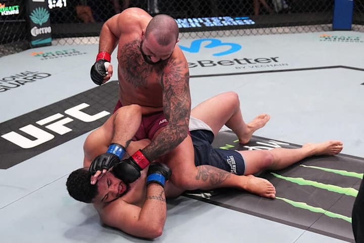 Josh Hokit lors de son combat à Dana White's Contender Series.