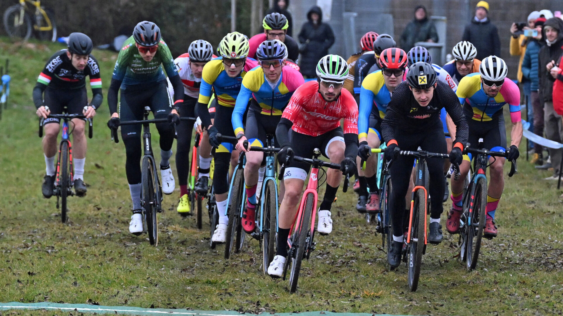 Victoire éclatante de Heigl au cross de cyclisme de Gerasdorf !