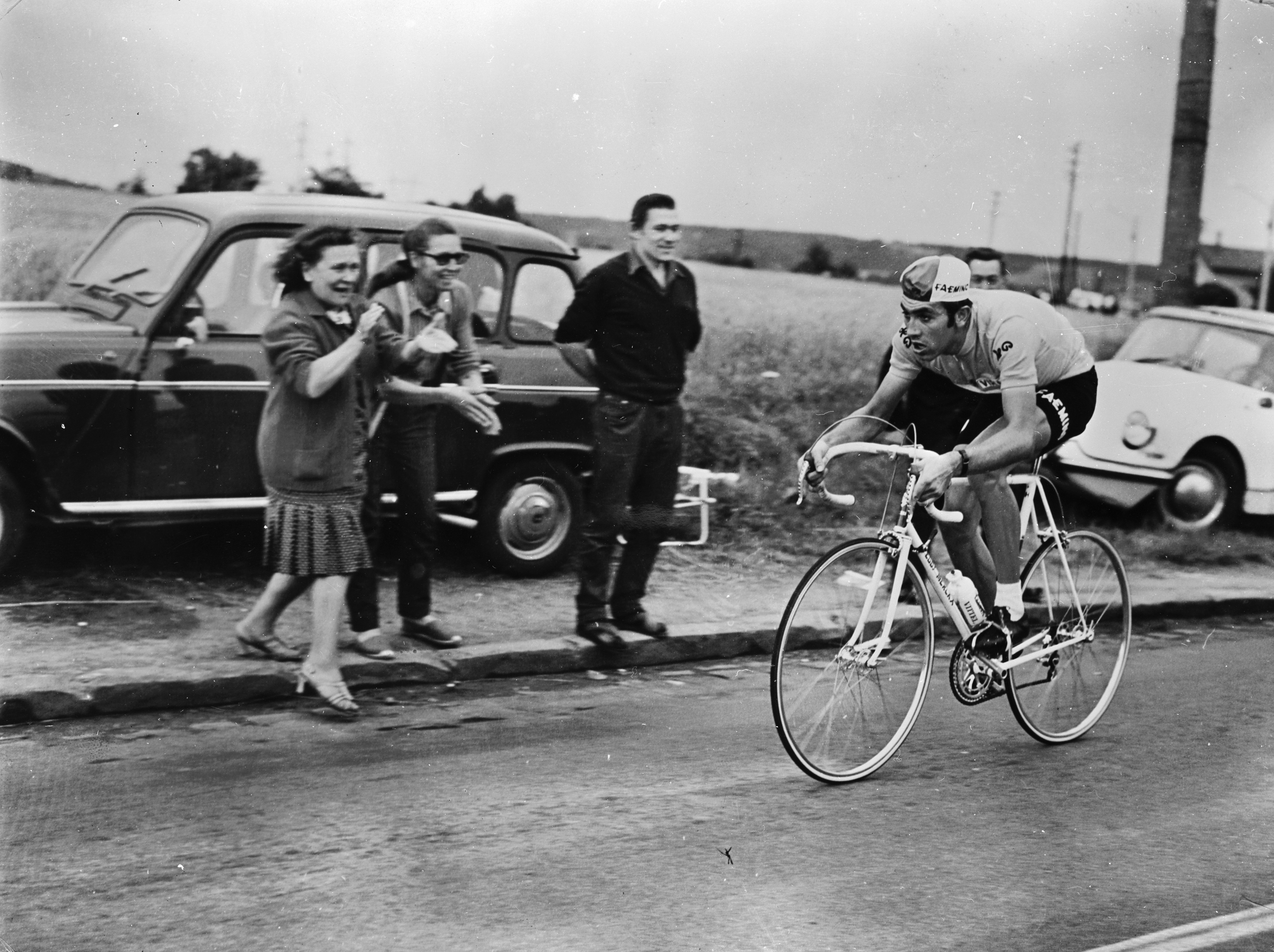 Eddy Merckx qui roule seul vers la victoire lors du Tour de France 1970
