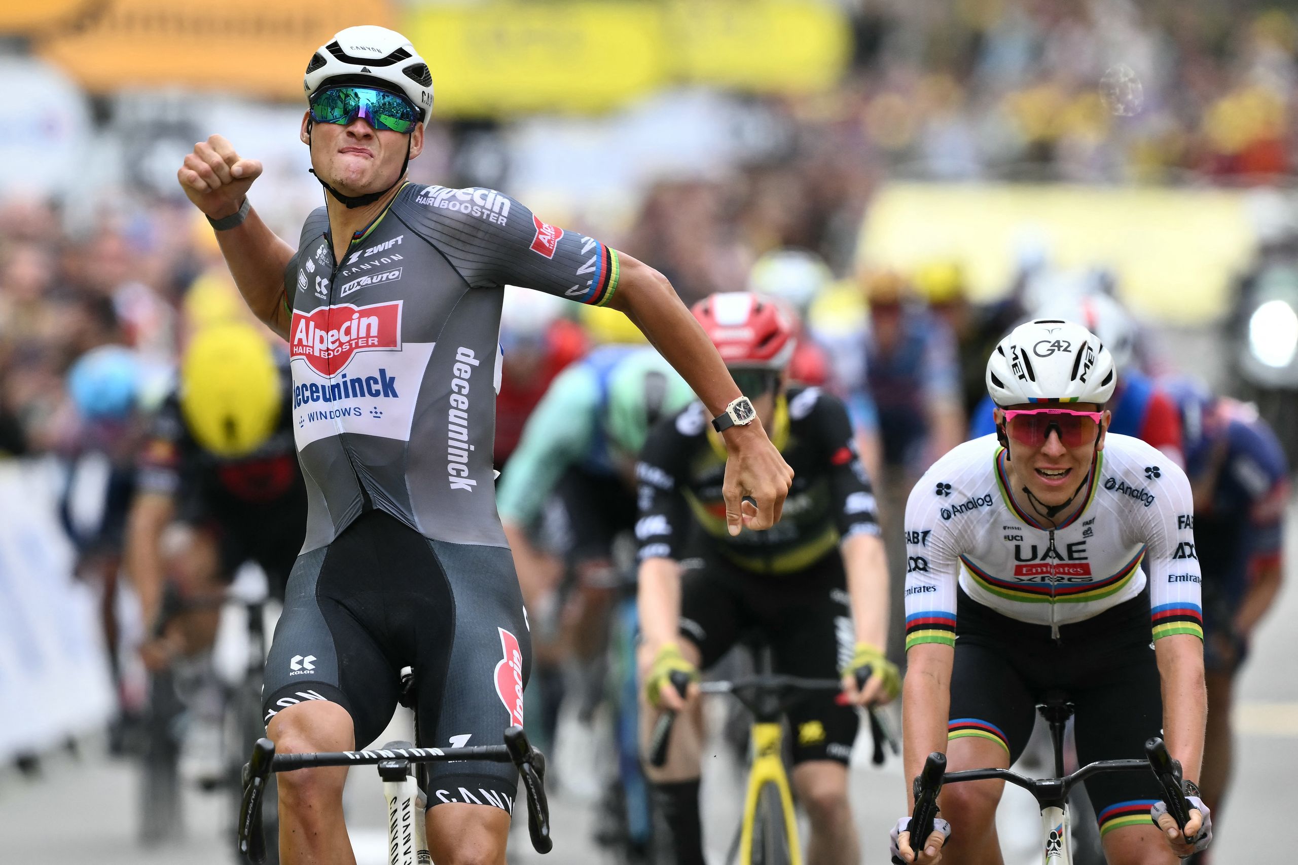 Le cycliste ultimes : Mathieu van der Poel peut-il contrecarrer les ambitions de Tadej Pogačar pour 2026 ?