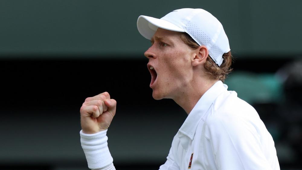 Sur des Terrains Inattendus : Découvrez un Année Éblouissante pour Sinner au Tennis !