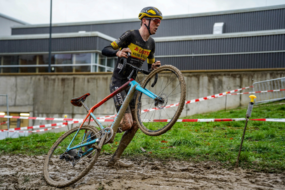 Course de Vélos Skoda Cross à Ettelbrück : Plusieurs Aspirants à la Victoire dans les Prairies du Confinement !