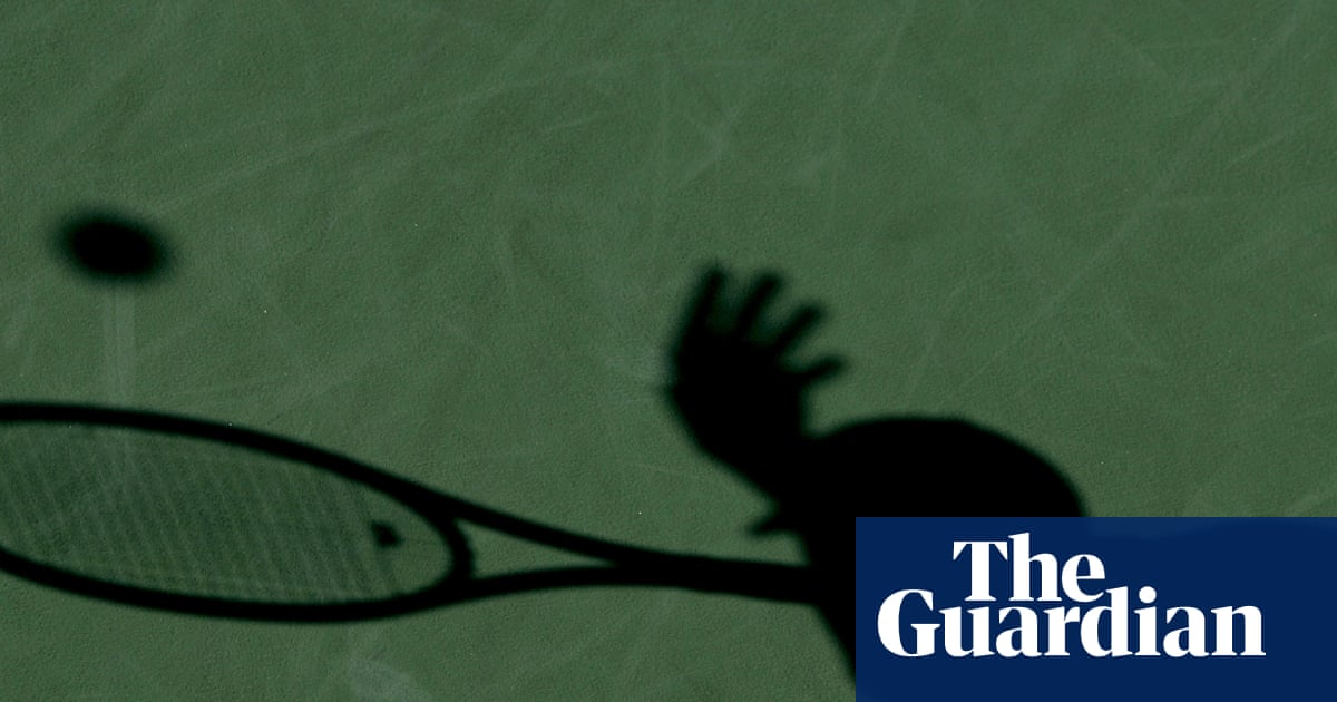 École en ligne et tennis junior : liberté, concentration et un coût discret !