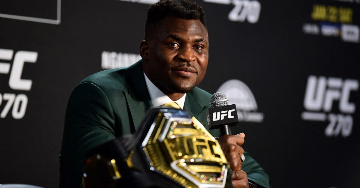 Francis Ngannou n’a aucune raison de regretter son départ de l’UFC : "Dans le monde de la boxe, il a décroché le gros lot !"