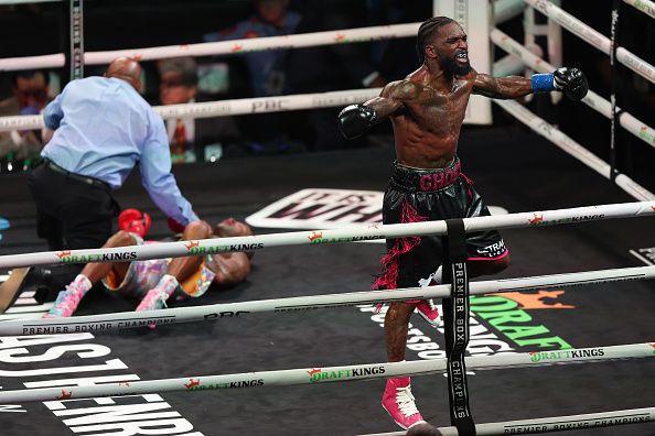 Frank Martin fait un retour fracassant avec un KO brutal contre Rances Barthelemy dans un combat de 140 livres !