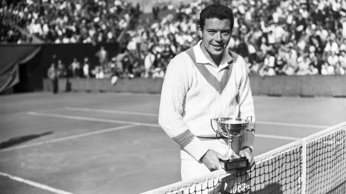 Hommage à Nicola Pietrangeli : la légende du tennis italien, champion des grands chelems