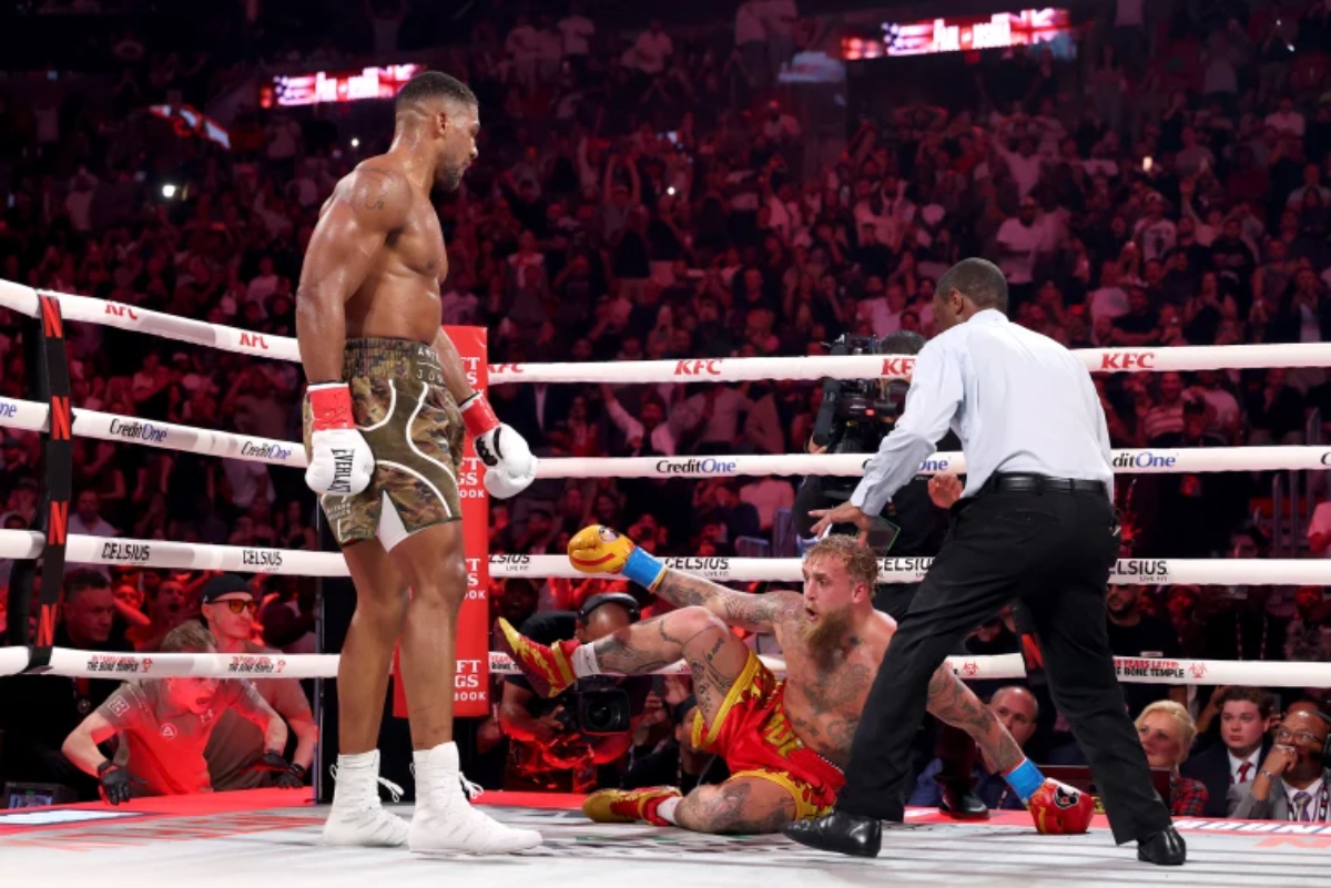Jake Paul dévoile sa bêtise après sa défaite face à Anthony Joshua, selon un ancien champion de l'UFC