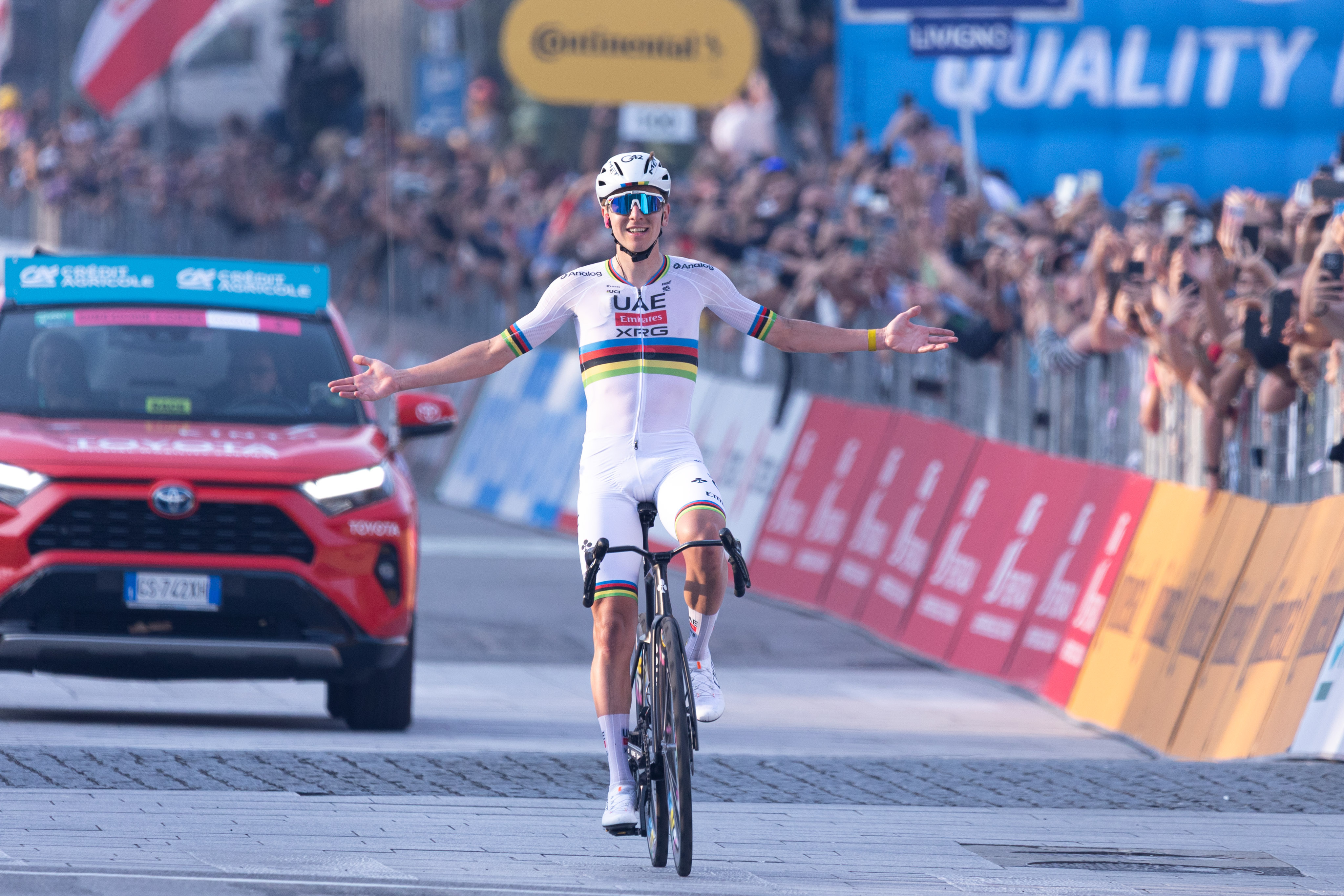 Tadej Pogacar remporte Il Lombardia 2025