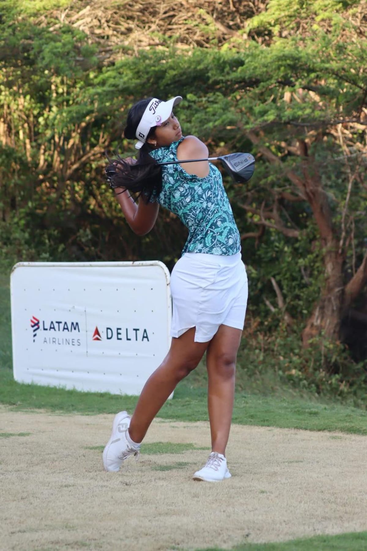 Valeria Contreras, une golfeuse émergente dans la région Caraïbe.