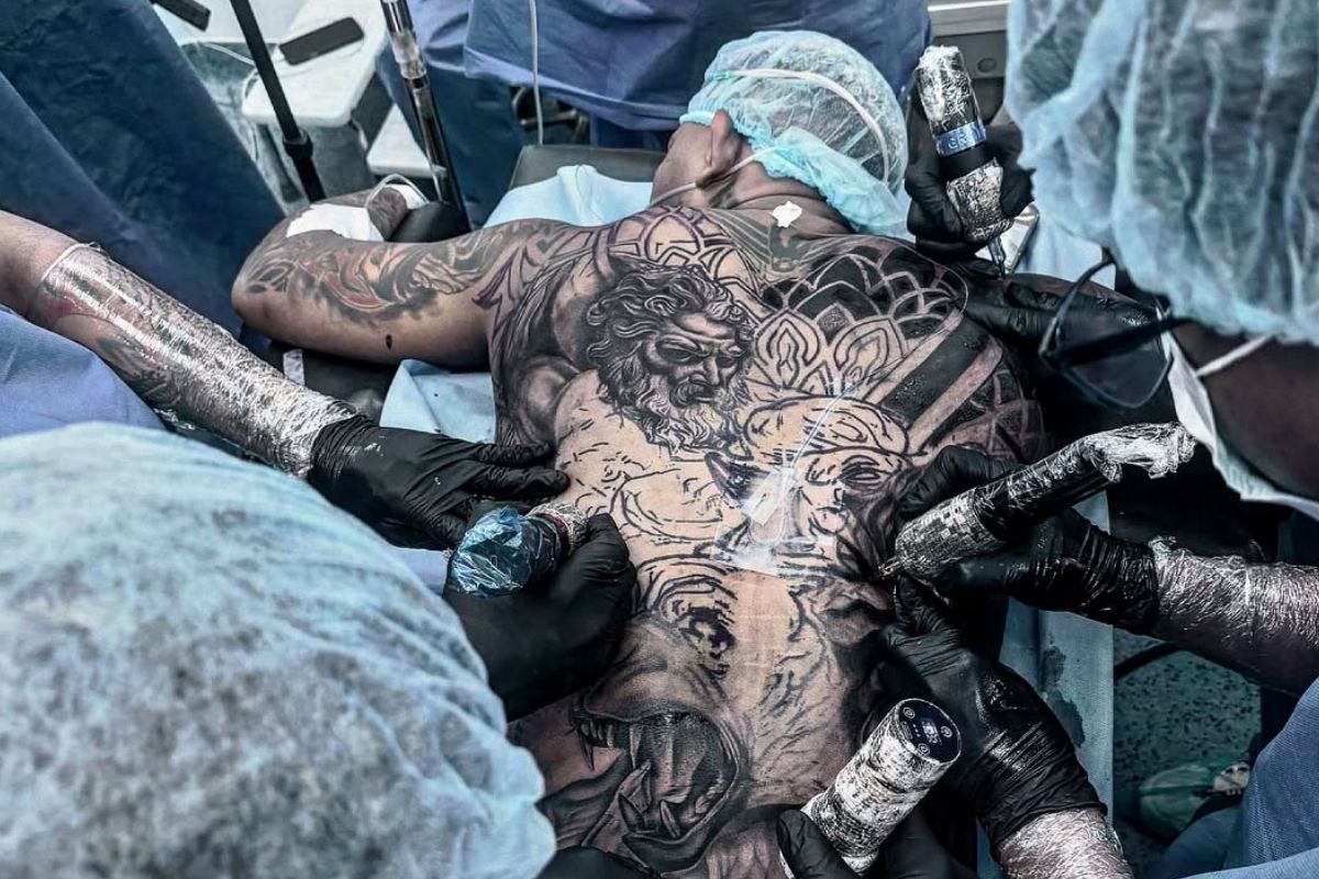 Michael Morales fait sensation avec un impressionnant tatouage mythologique avant son retour à l'UFC !