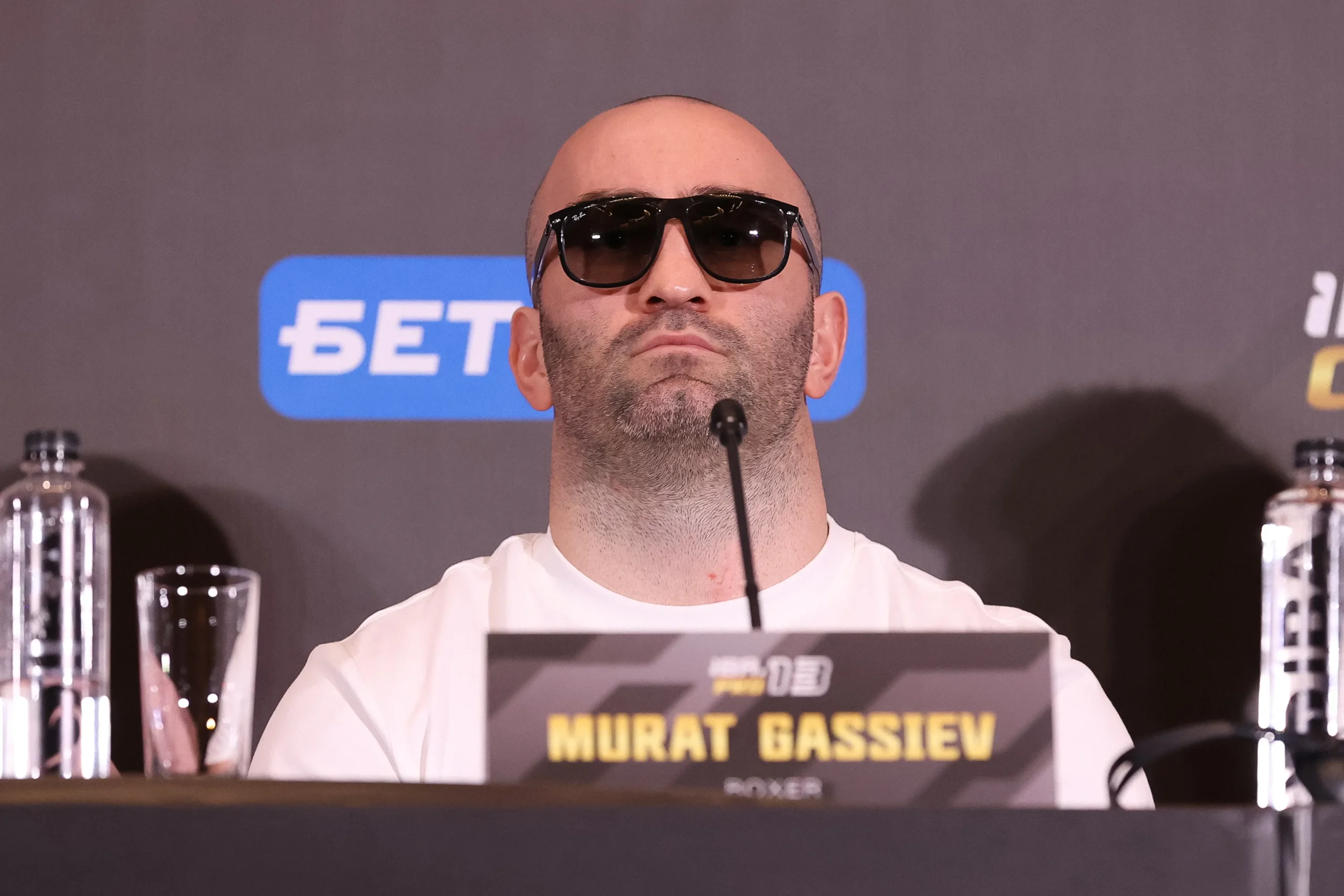 Murat Gassiev réalise un KO spectaculaire en un seul coup contre Kubrat Pulev !