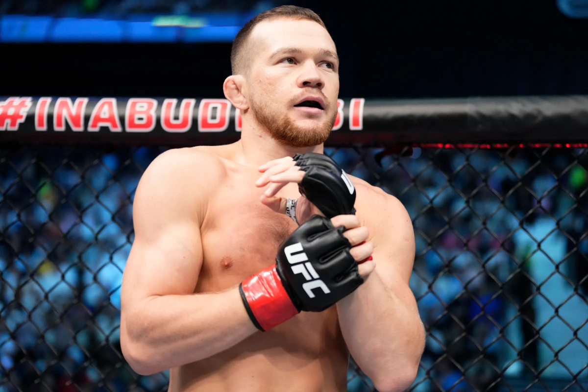 Petr Yan, le combattant de l'année selon un ancien champion UFC multi-titres !