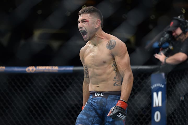 Alex Perez après sa victoire par KO contre Jose Torres lors de l’UFC 227 au Staples Center.
