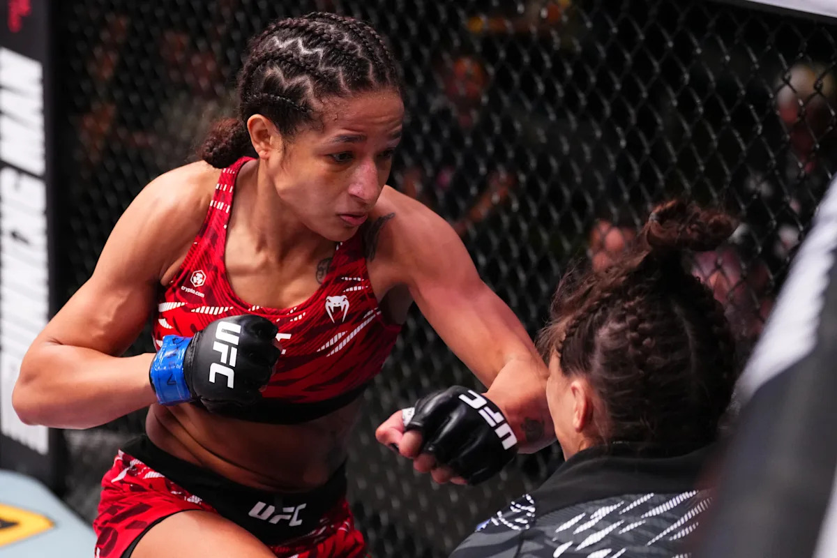 Une combattante de l'UFC invaincue met K.O. son partenaire d'entraînement masculin | Vidéo spectaculaire !