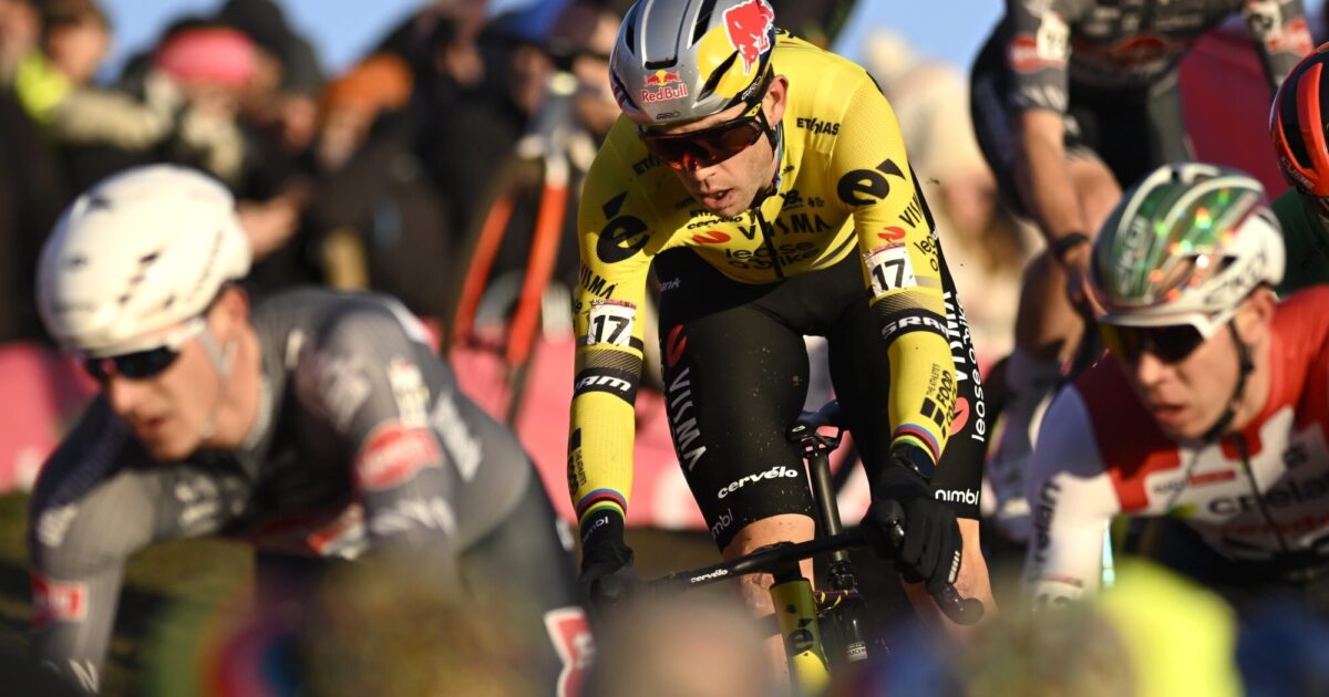 Van Aert brille avec une sixième place lors d'une Coupe du Monde de cyclocross effrénée à Dendermonde !
