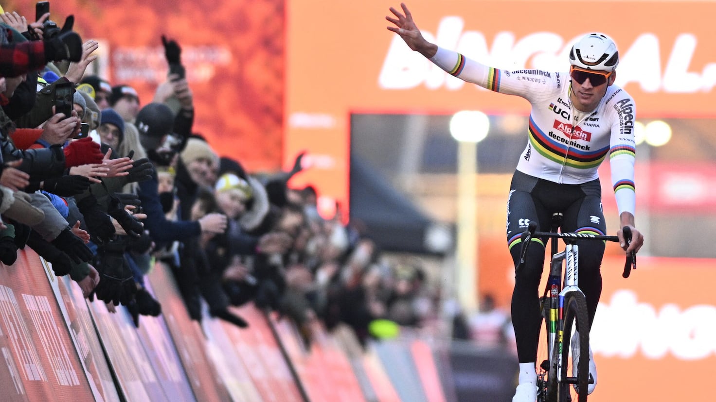 Van der Poel prolonge sa domination à la Coupe du Monde de cyclocross !