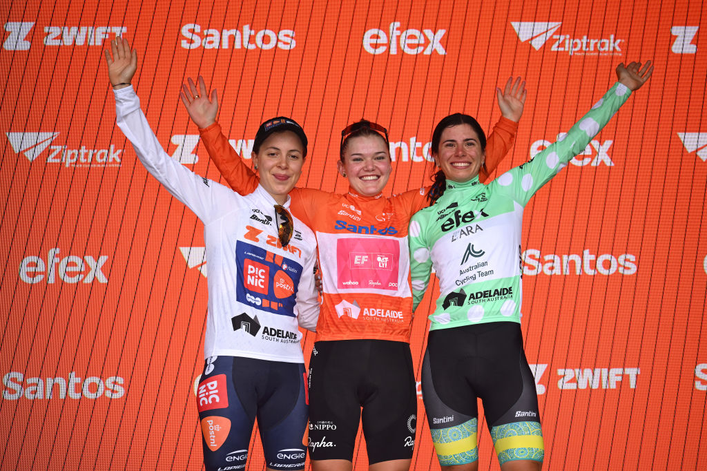 Les gagnantes de maillot lors du Tour Down Under féminin 2025.