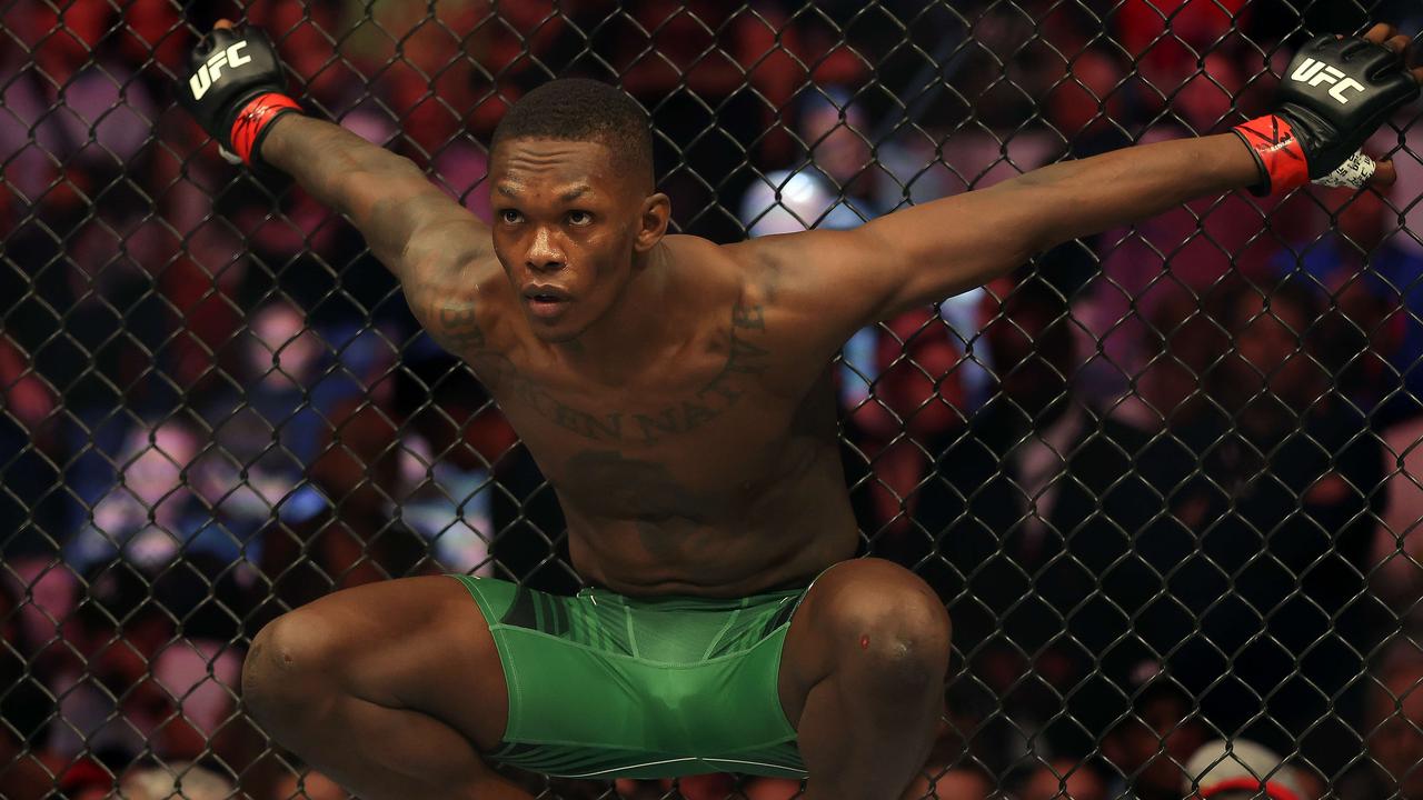 Israel Adesanya revient pour affronter Joe Pyfer à la Nuit des Combats UFC 271 !