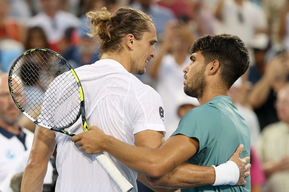 Carlos Alcaraz contre Alexander Zverev : Suivez en direct le choc des demi-finales de l'Open d'Australie 2026 !