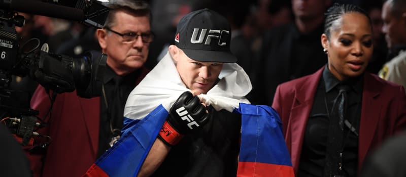 Choix des champions de fin d'année de l'UFC : Petr Yan et Zhang Weili à l'honneur dans le podcast Fight IQ !
