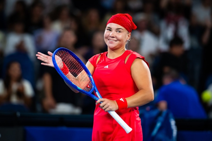 Diana Schneider s'exprime sur sa victoire éclatante au tournoi WTA-500 d'Adélaïde !