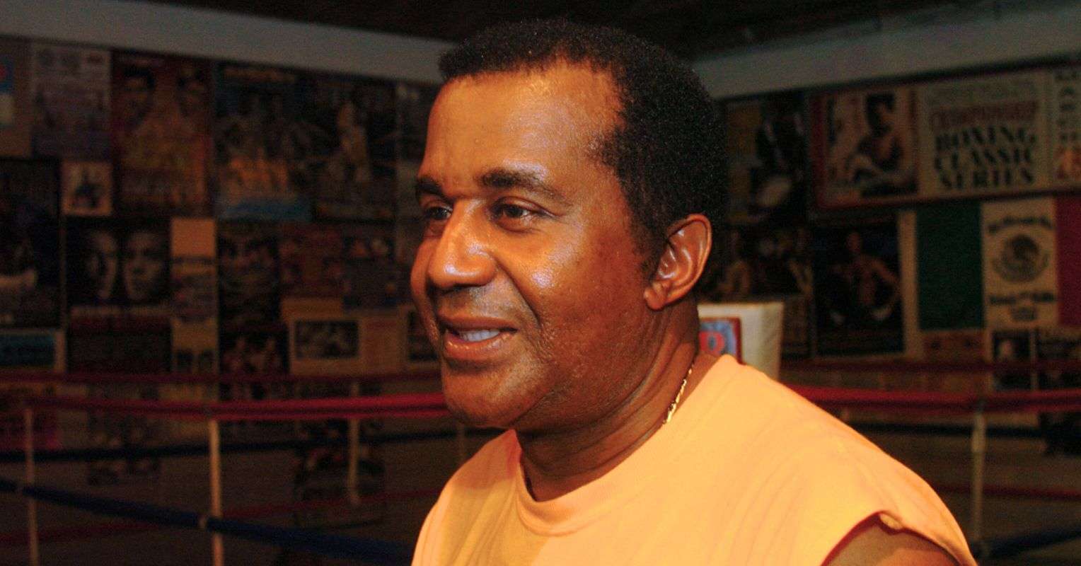 Emanuel Steward déclare qu'un boxeur est le « plus grand héros sportif de l'histoire du Mexique » !