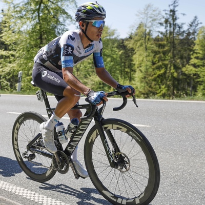 Diego Pescador en entraînement avec un perroquet