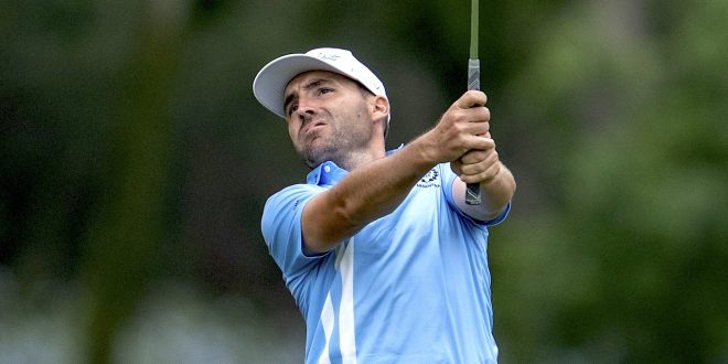 Andrés Schönbaum (h) lidera en soledad en el LAAC